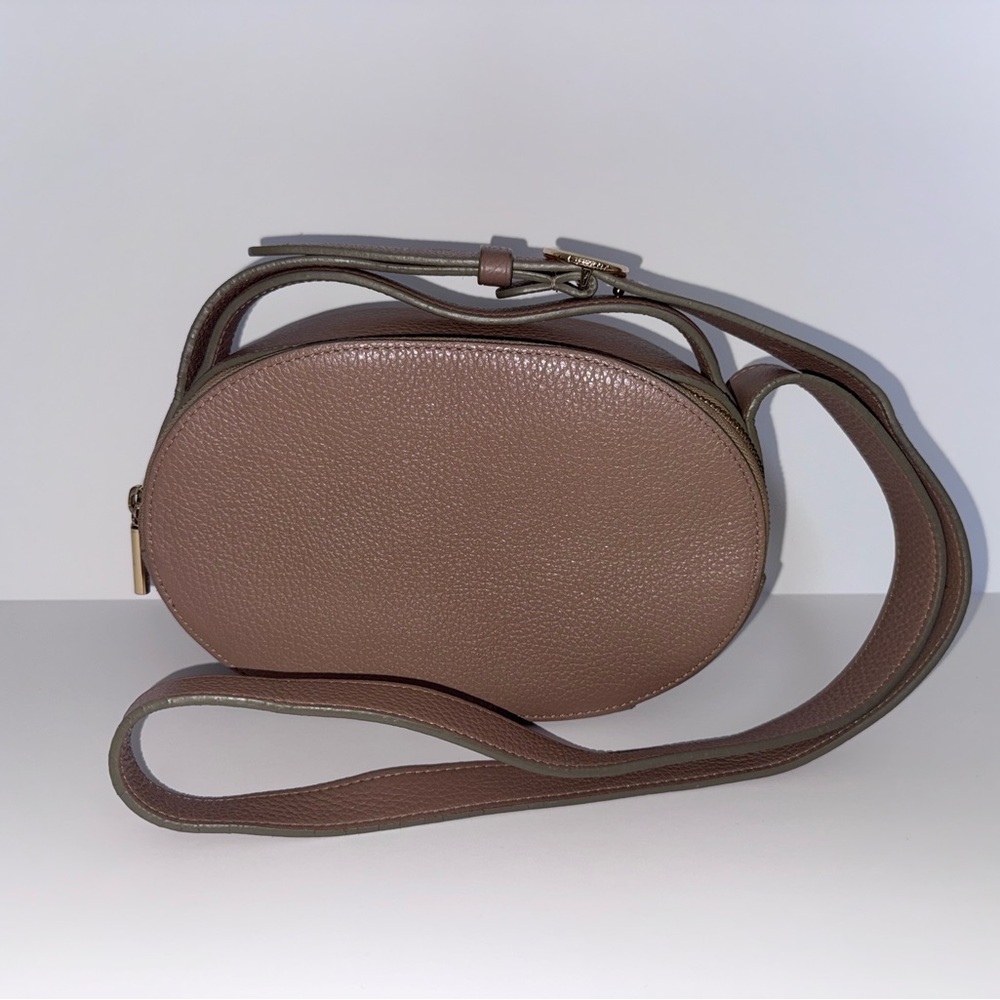 Cuyana Top Handle Crossbody Bag Cappuccino - Pebbled Leather
